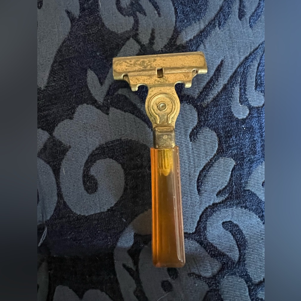 Vintage Art Deco Schick Injector Razor with Amber Colored Bakelite Handle